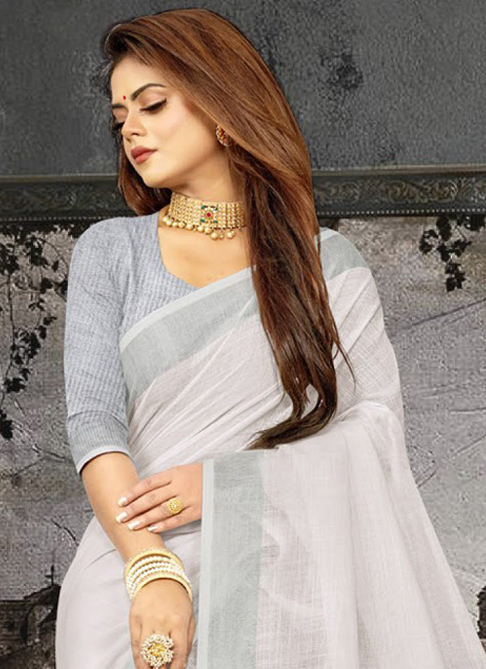 Astita Elegant White Woven Linen Saree with Contrast Zari Border & Tassels - Soft & Breathable Party Wear - Distacart