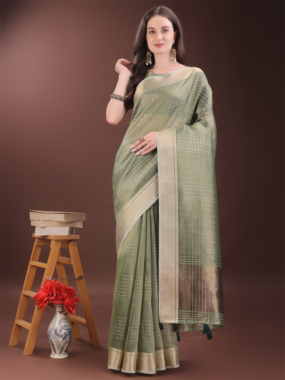 Astita Green Organza Saree with Gold Checked Design - Elegant & Classy Traditional Wear for Formal & Festive Occasions - Distacart