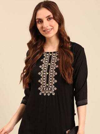 Anouk Floral Embroidered Round Neck Pure Cotton Straight Kurta - Distacart