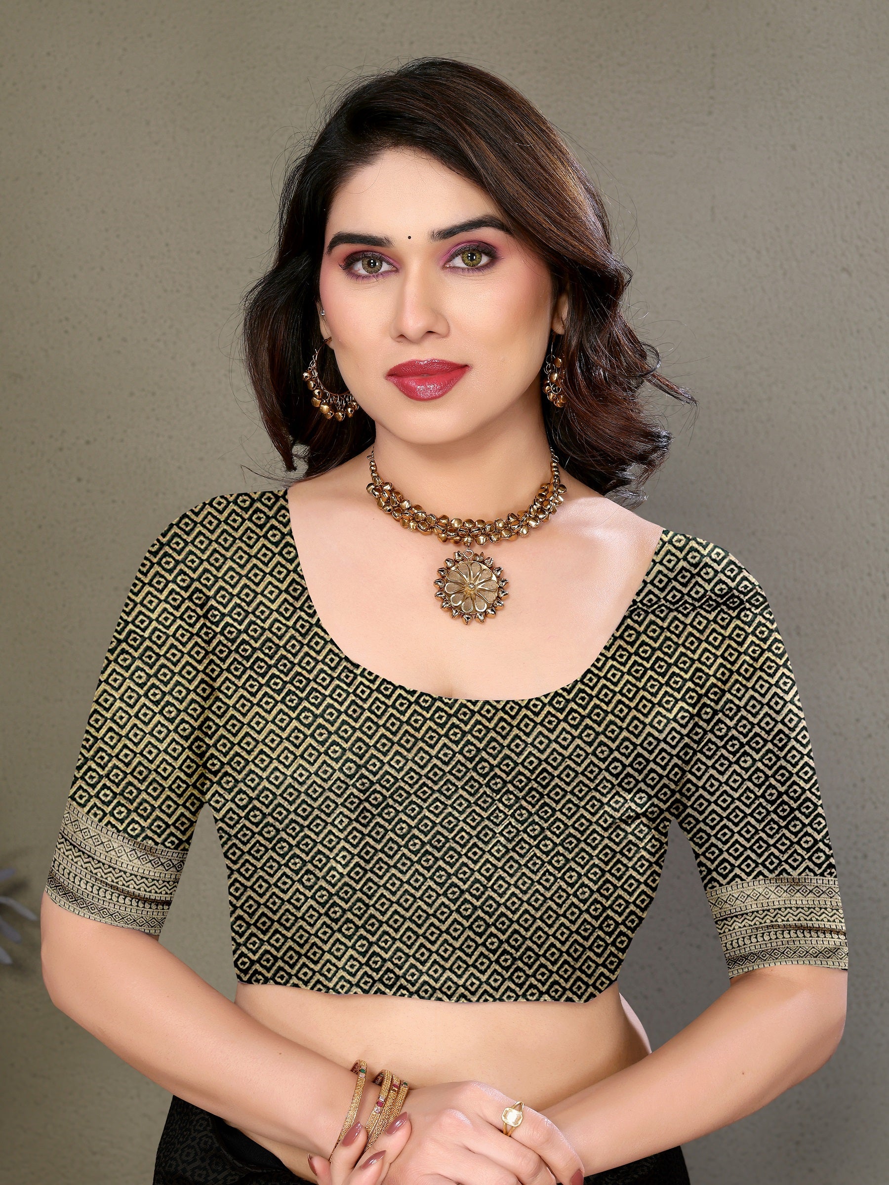 Vedant Vastram Litchi Silk Banarasi Silk Saree - Bottle Green - Distacart