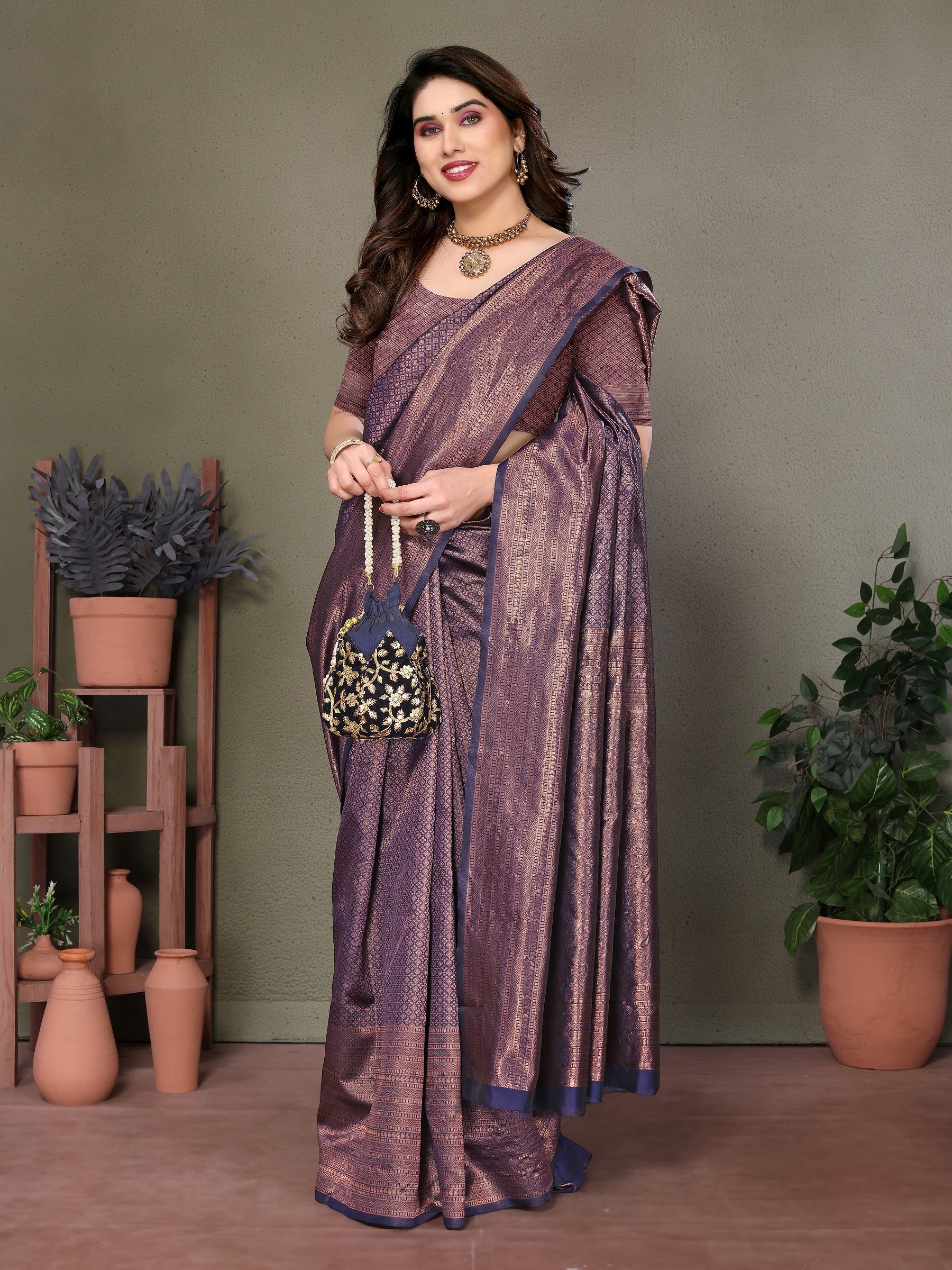 Vedant Vastram Litchi Silk Banarasi Silk Saree - Navy - Distacart