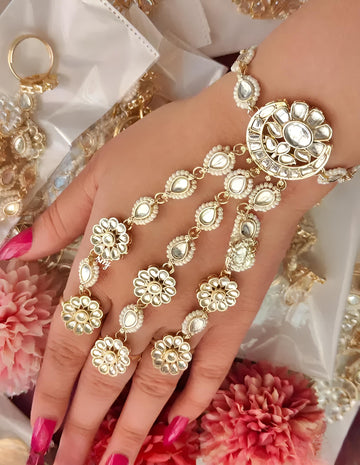 Jewel City Dazzling Crystal Floral Hand Harness - Exquisite Bridal and Formal Jewelry - Distacart