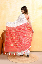 Thumbnail for Piyari Fashion Women's White Embellished Cotton Blend Jamdani Saree - Distacart