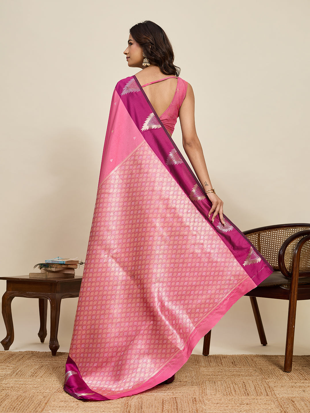 Vedant Vastram Soft Litchi Silk Banarasi Silk Jacquard Saree - Pink - Dista