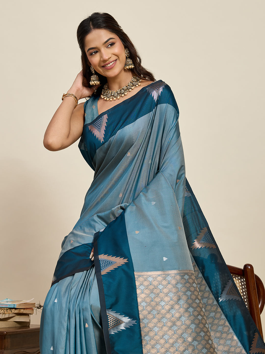 Vedant Vastram Soft Litchi Silk Banarasi Silk Jacquard Saree - Rama - Dista