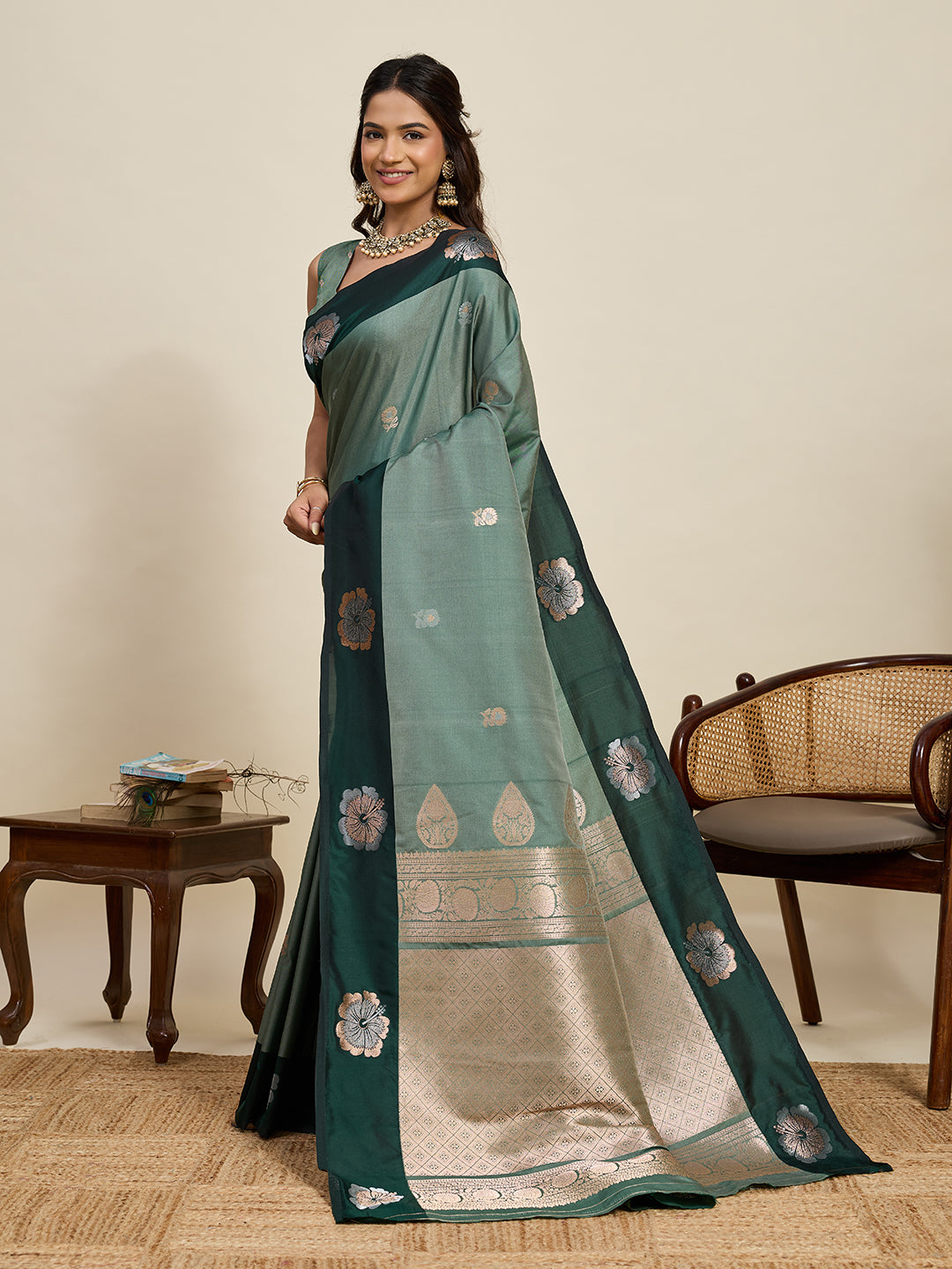 Vedant Vastram Soft Litchi Silk Banarasi Silk Jacquard Saree - Green - Dista