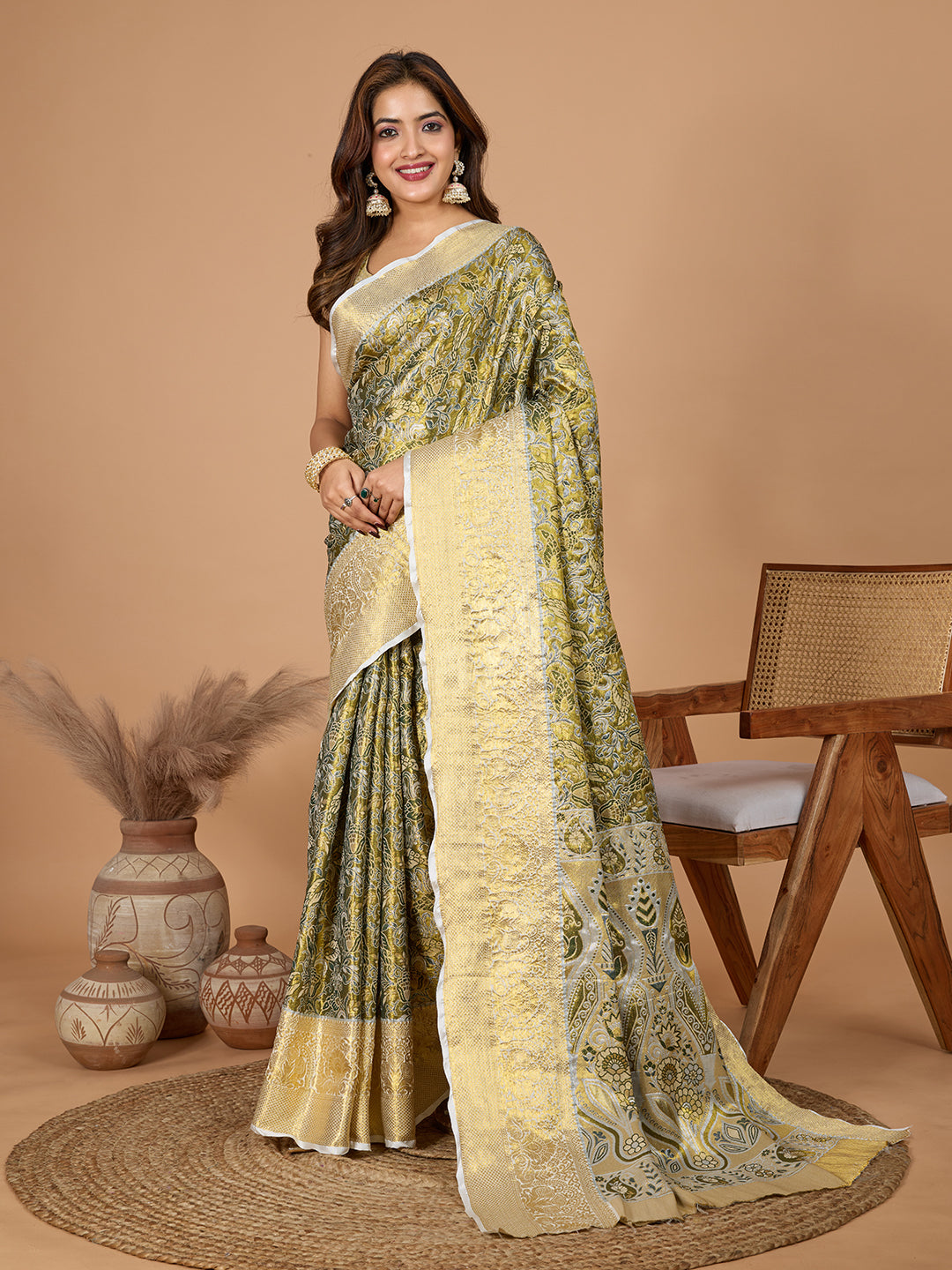 Vedant Vastram Soft Litchi Silk Kanjeevaram Silk Jacquard Saree - Green - Dista