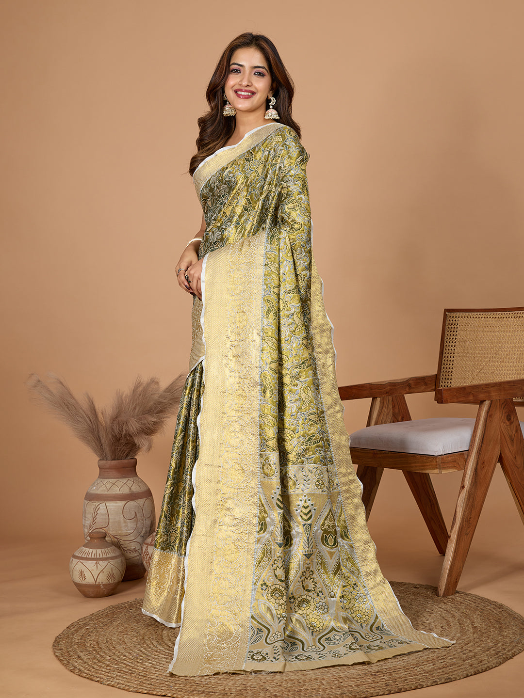 Vedant Vastram Soft Litchi Silk Kanjeevaram Silk Jacquard Saree - Green - Dista