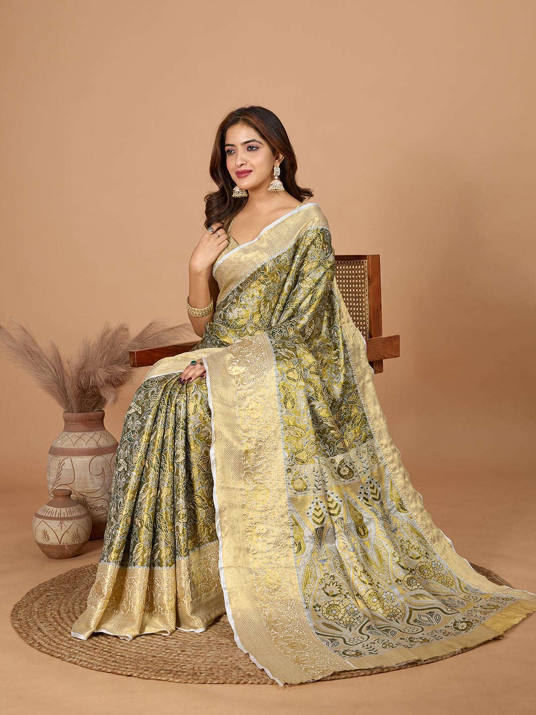 Vedant Vastram Soft Litchi Silk Kanjeevaram Silk Jacquard Saree - Green - Dista