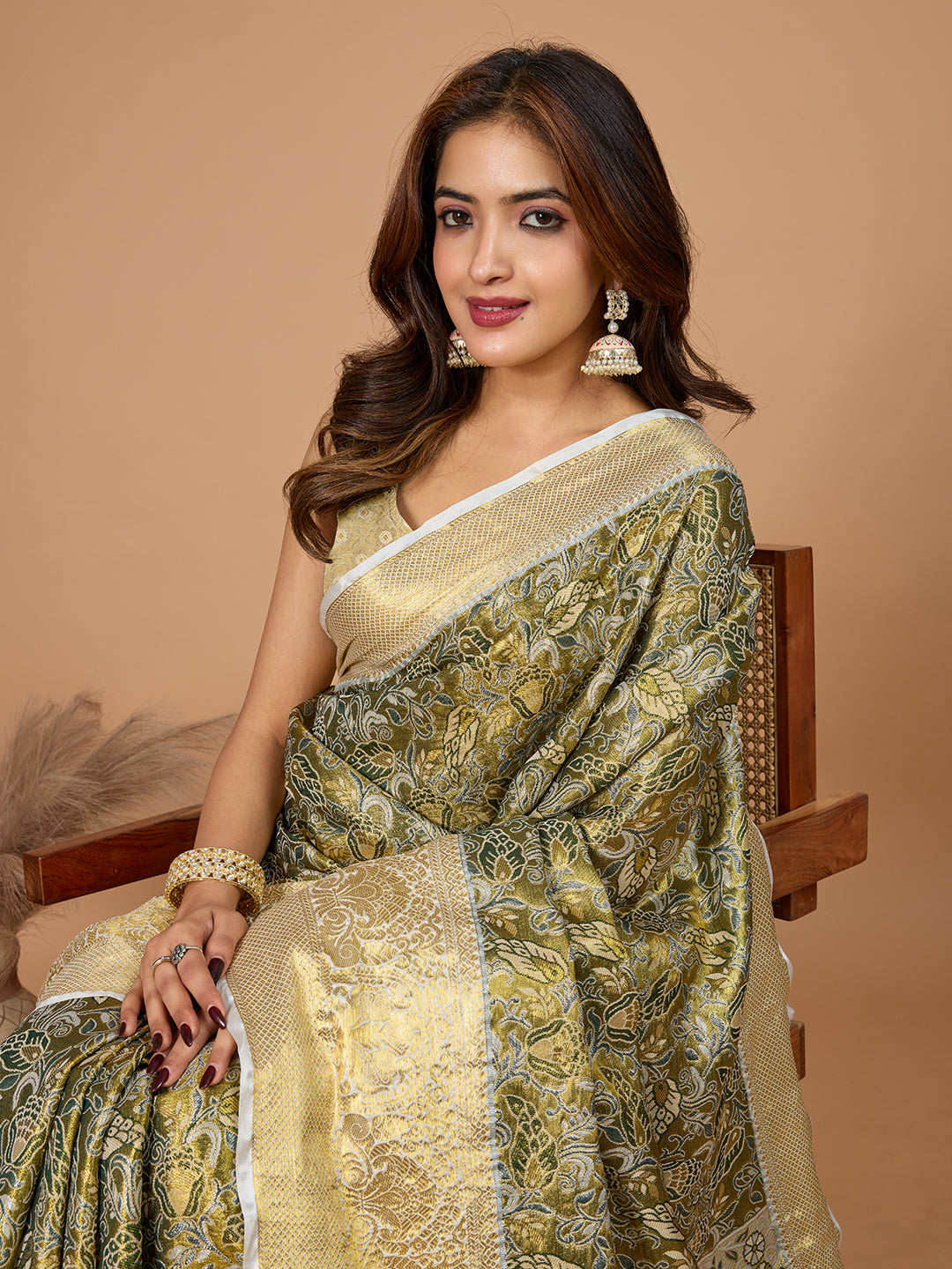 Vedant Vastram Soft Litchi Silk Kanjeevaram Silk Jacquard Saree - Green - Dista