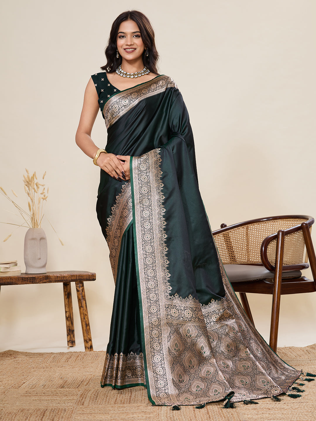 Vedant Vastram Soft Litchi Silk Banarasi Silk Jacquard Saree - Green - Dista
