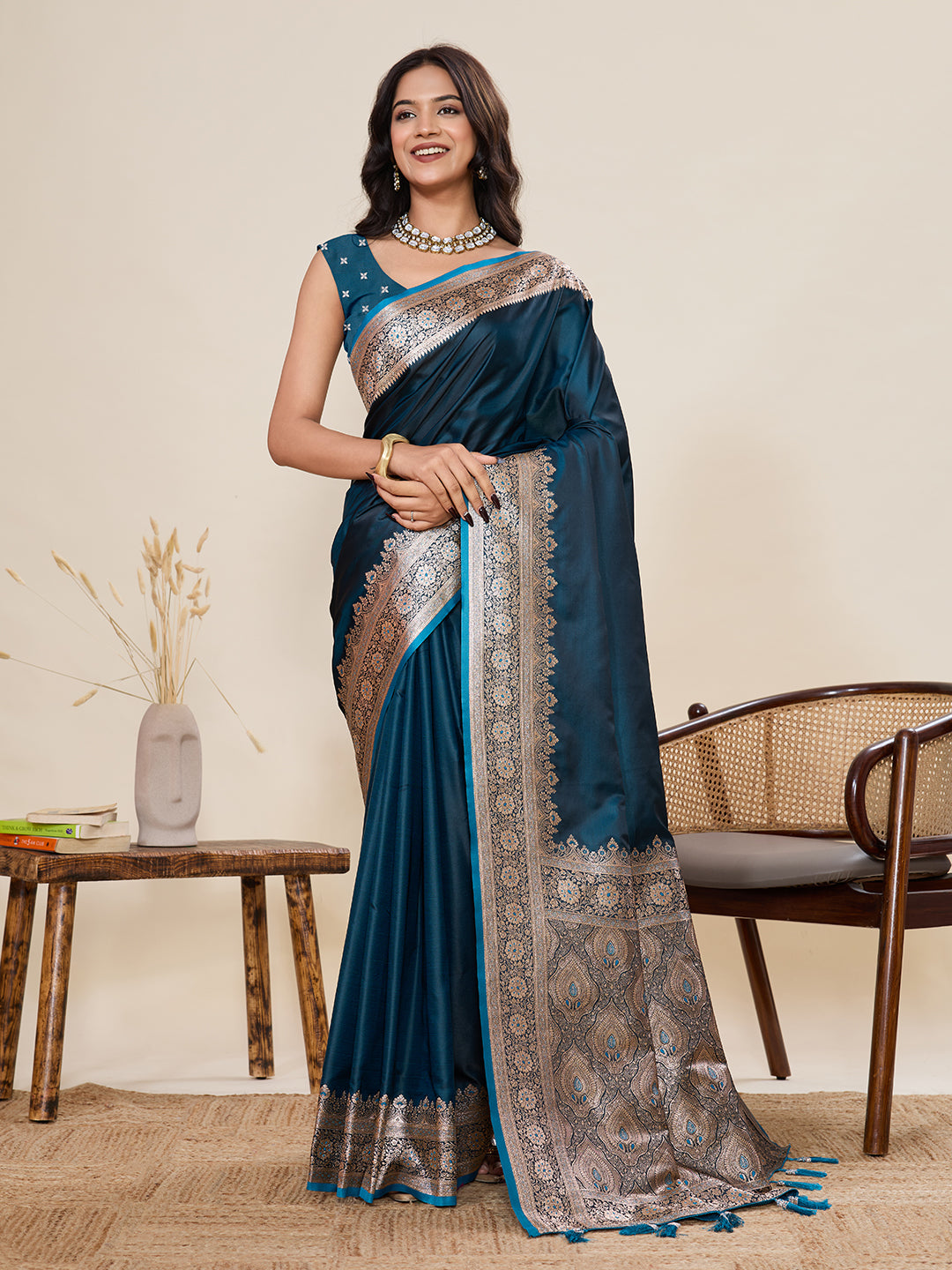 Vedant Vastram Soft Litchi Silk Banarasi Silk Jacquard Saree - Rama - Dista