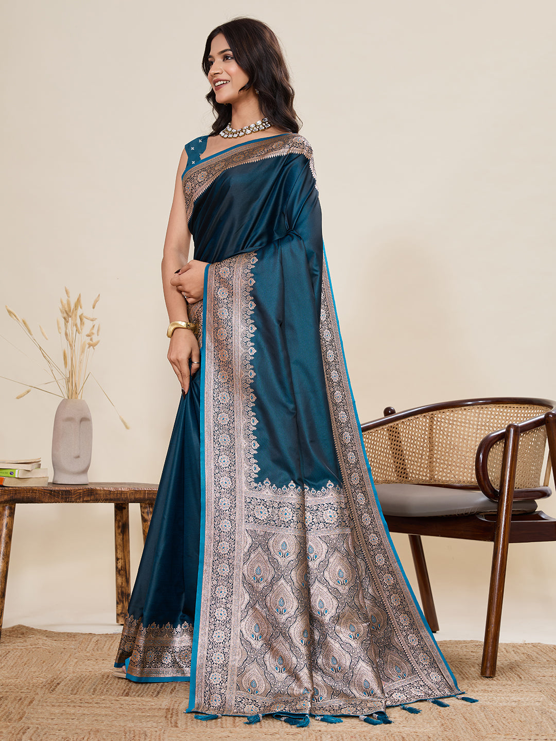Vedant Vastram Soft Litchi Silk Banarasi Silk Jacquard Saree - Rama - Dista