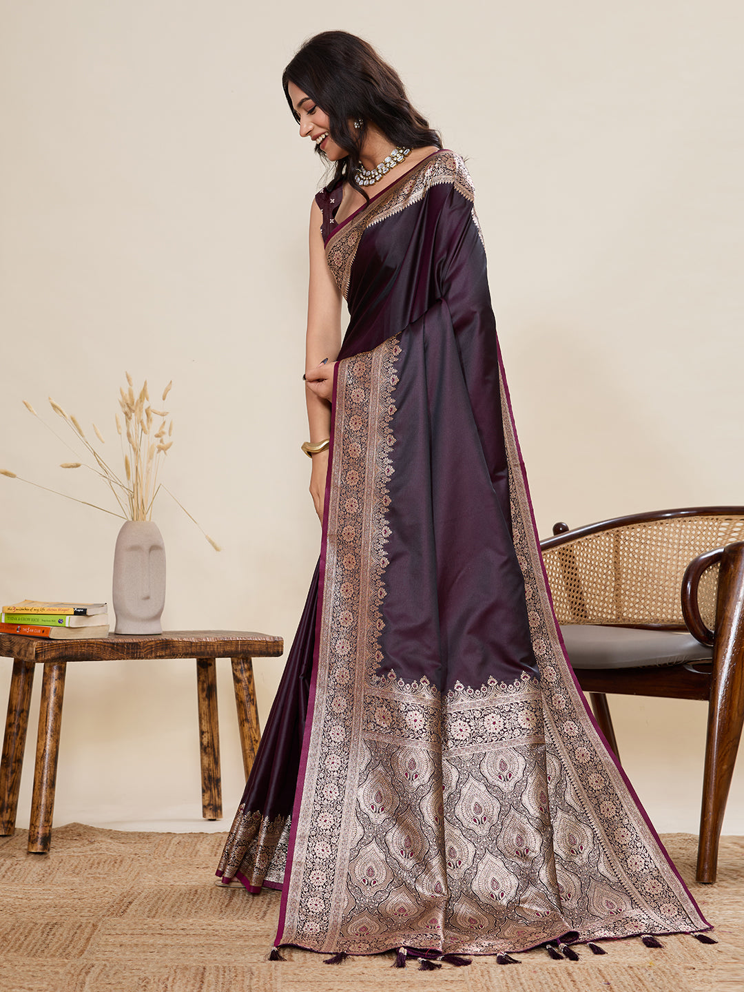 Vedant Vastram Soft Litchi Silk Banarasi Silk Jacquard Saree - Wine - Dista