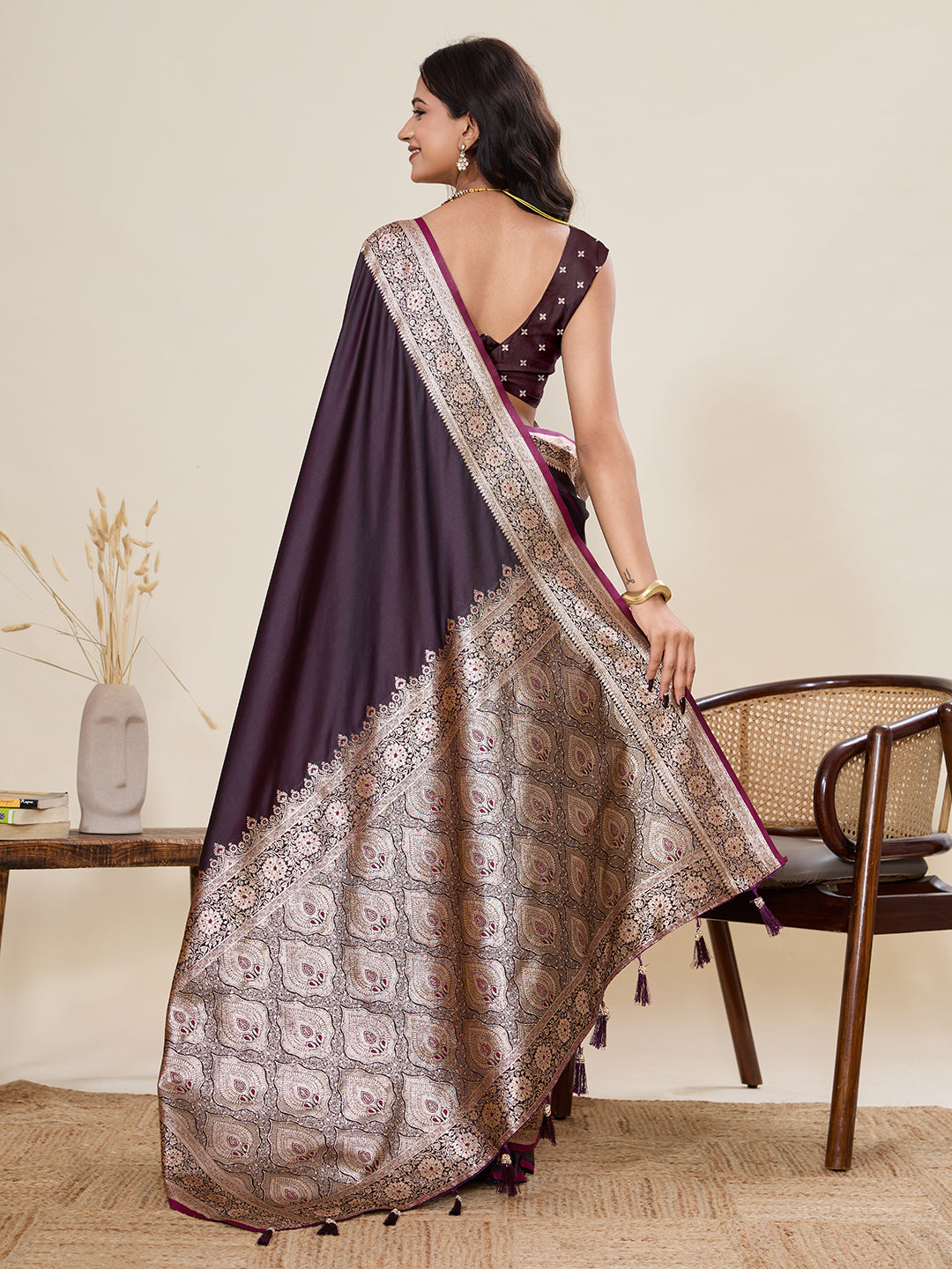Vedant Vastram Soft Litchi Silk Banarasi Silk Jacquard Saree - Wine - Dista