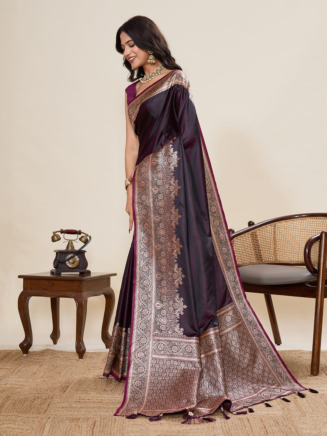 Vedant Vastram Soft Litchi Silk Banarasi Silk Jacquard Saree - Wine - Dista