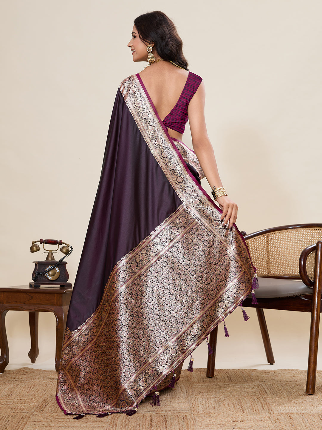 Vedant Vastram Soft Litchi Silk Banarasi Silk Jacquard Saree - Wine - Dista
