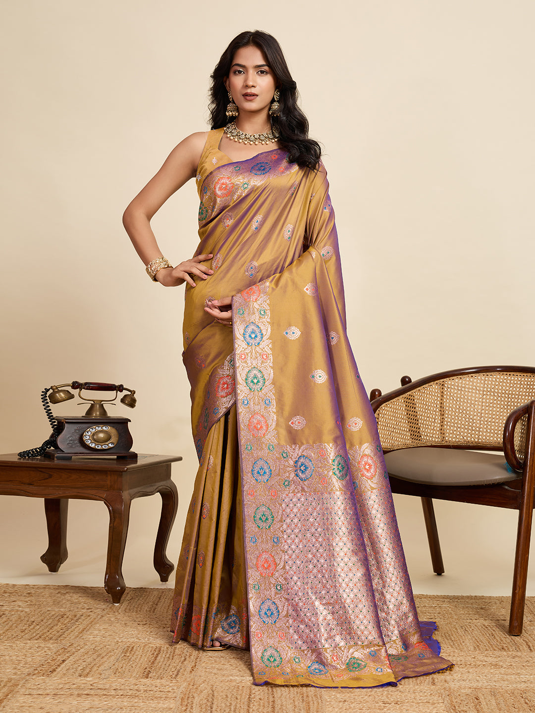 Vedant Vastram Soft Litchi Silk Banarasi Silk Jacquard Saree - Gold - Dista