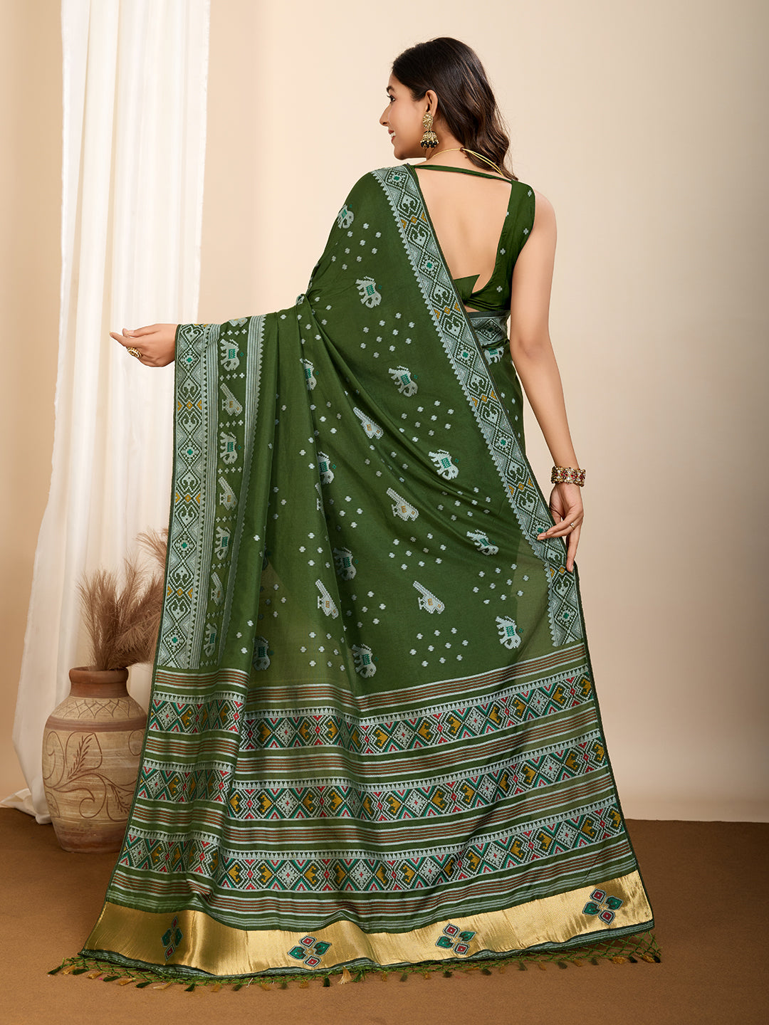 Vedant Vastram Maslin Dola Silk Kanjeevaram Silk Saree - Mahendi - Distacart