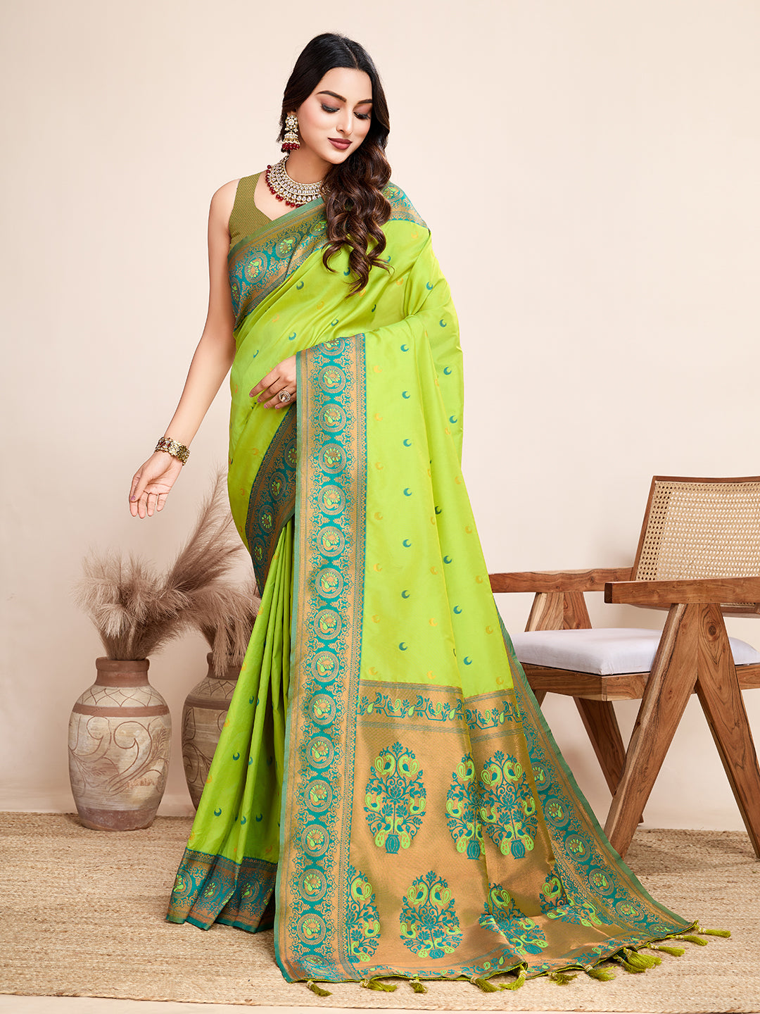 Vedant Vastram Soft Litchi Silk Kanjeevaram Silk Saree - Parrot - Distacart