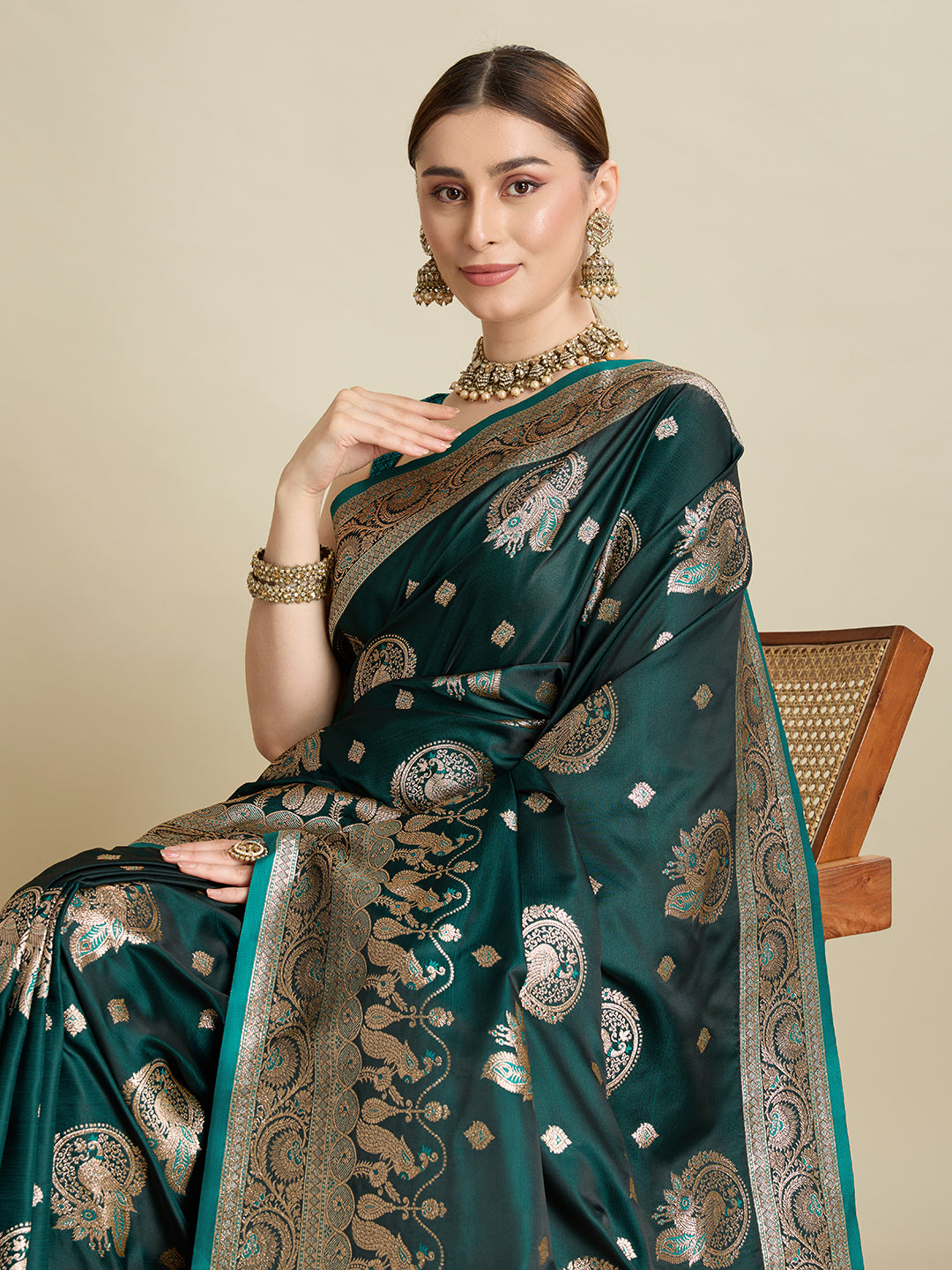 Vedant Vastram Soft Litchi SIlk Banarasi Silk Jacquard Saree - Green - Dista