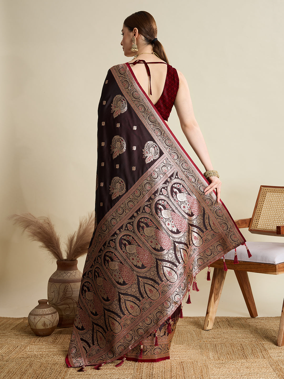 Vedant Vastram Soft Litchi SIlk Banarasi Silk Jacquard Saree - Maroon - Dista
