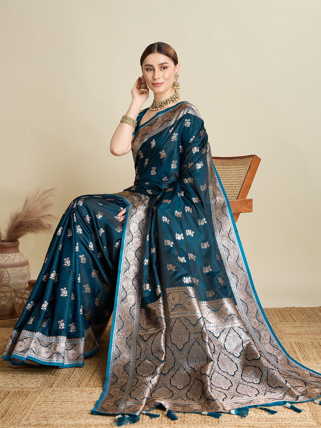 Vedant Vastram Soft Litchi SIlk Banarasi Silk Jacquard Saree - Firozi - Dista