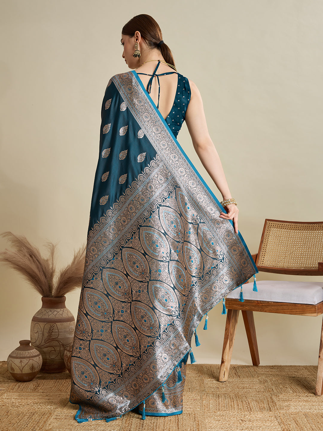 Vedant Vastram Soft Litchi SIlk Banarasi Silk Jacquard Saree - Firozi - Dista