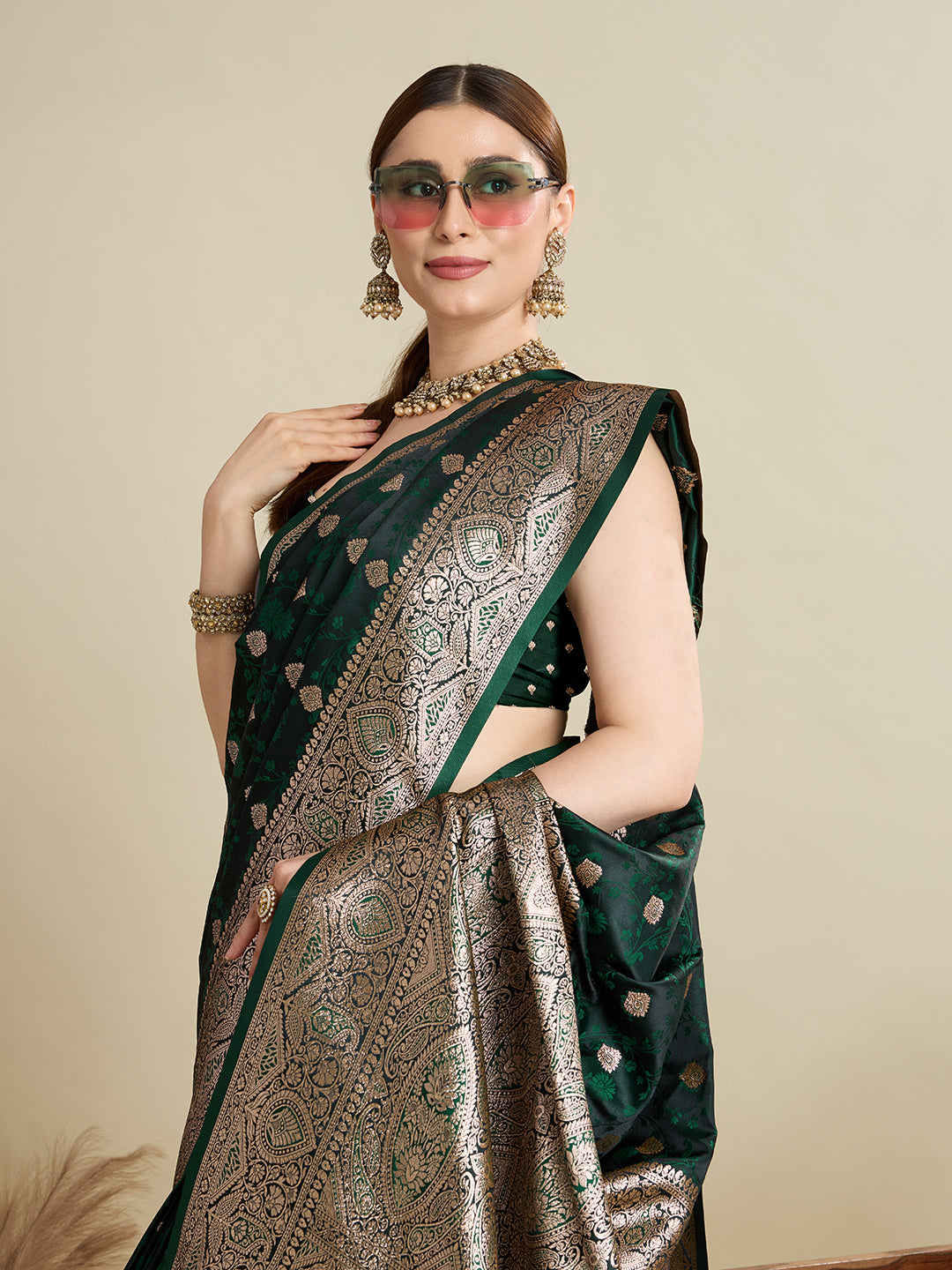 Vedant Vastram Soft Litchi SIlk Banarasi Silk Jacquard Saree - Green - Dista