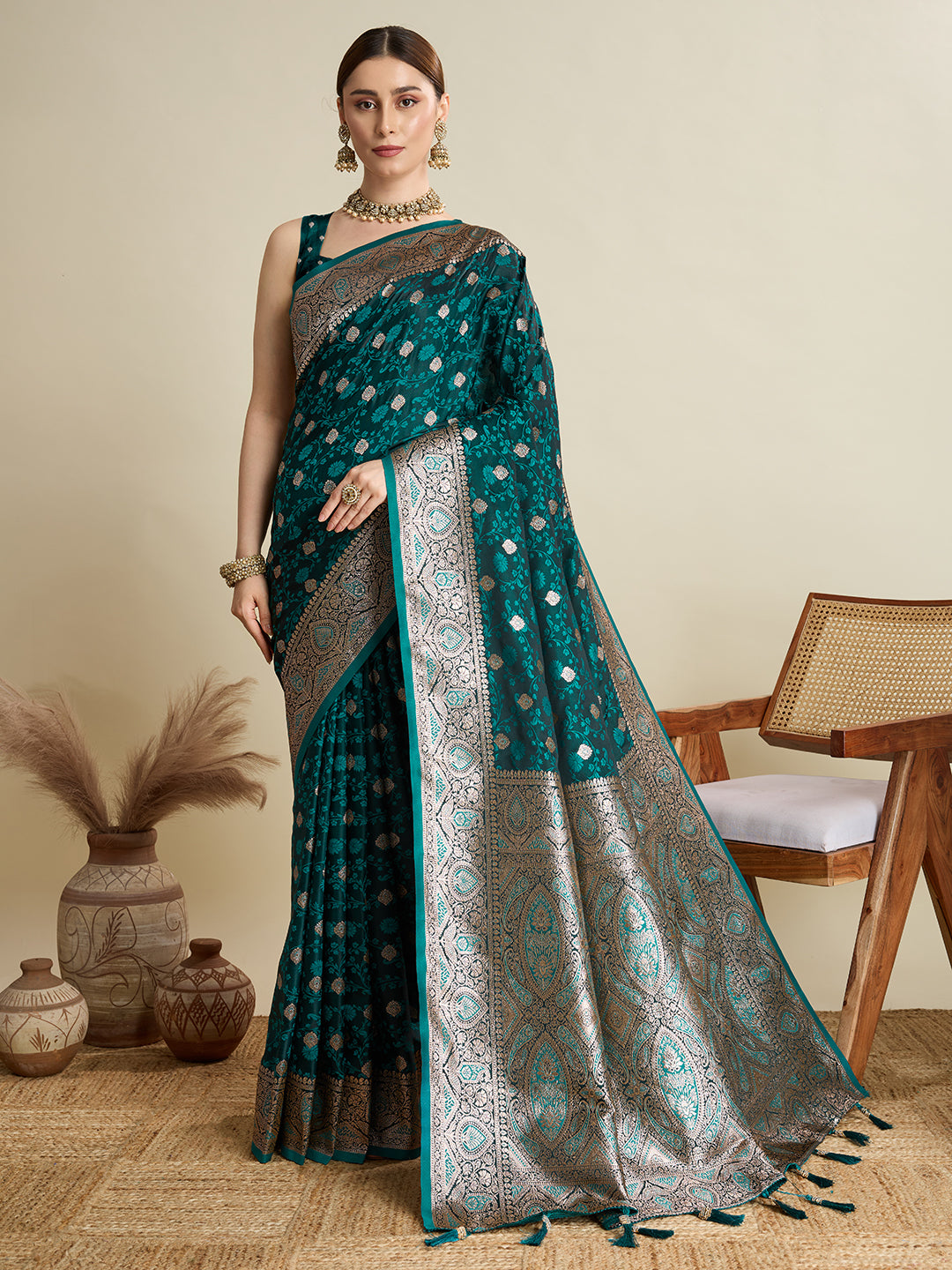 Vedant Vastram Soft Litchi SIlk Banarasi Silk Jacquard Saree - Rama - Dista