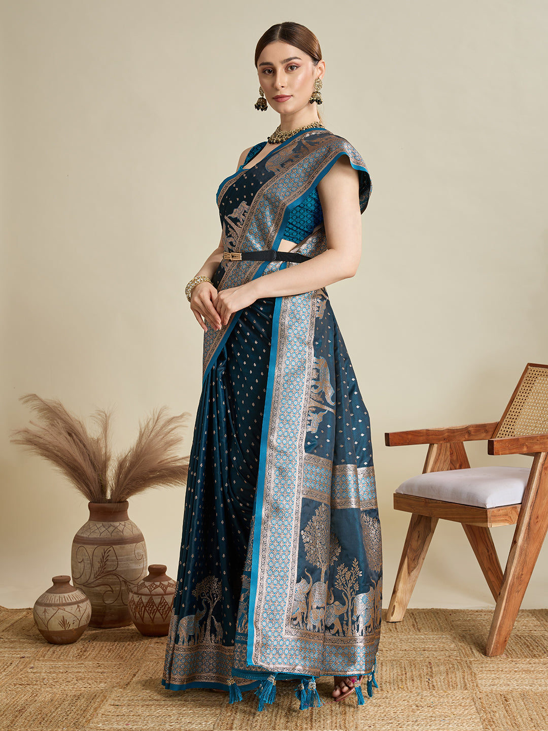 Vedant Vastram Soft Litchi SIlk Banarasi Silk Jacquard Saree - Firozi - Dista