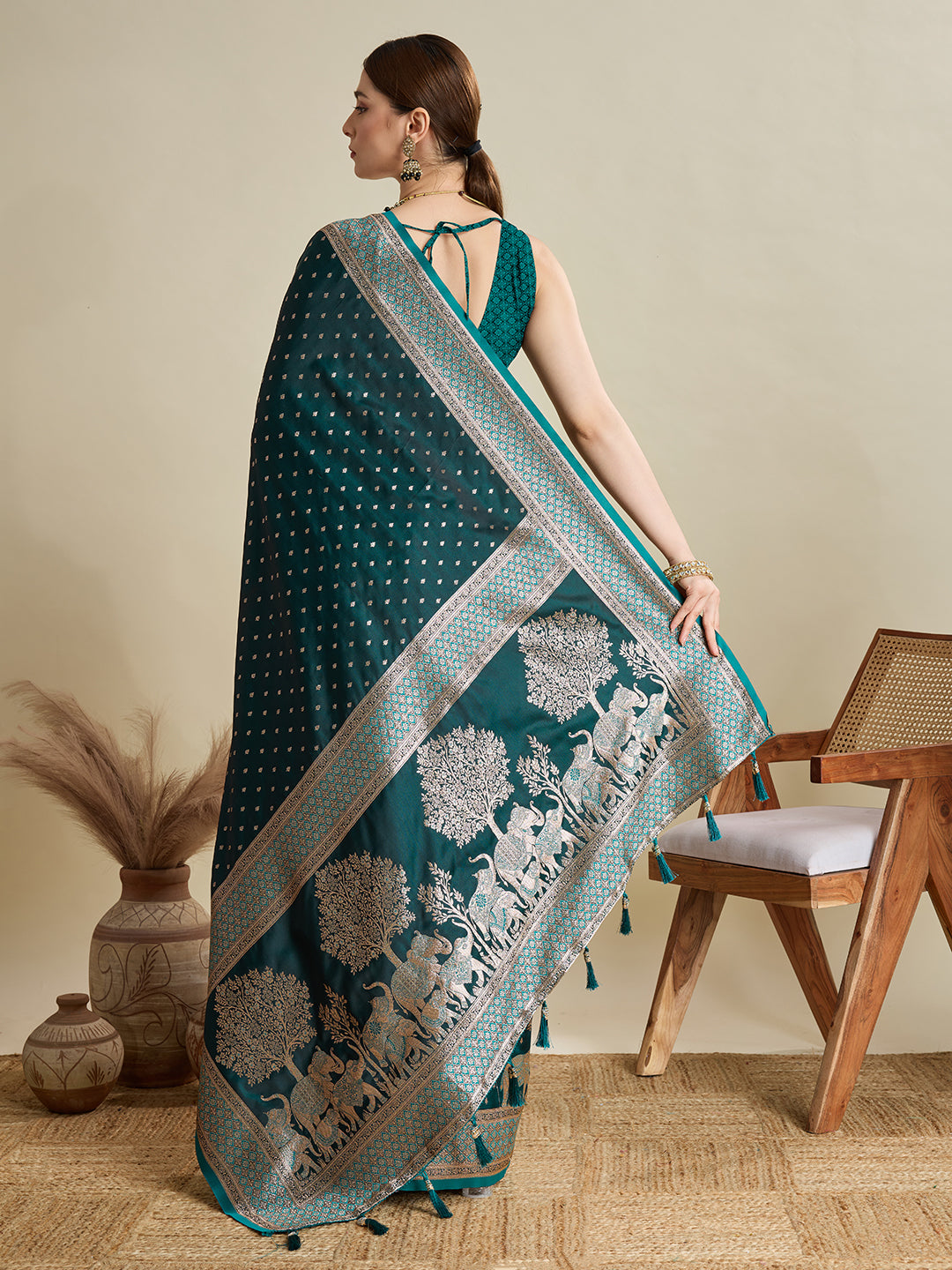 Vedant Vastram Soft Litchi SIlk Banarasi Silk Jacquard Saree - Rama - Dista