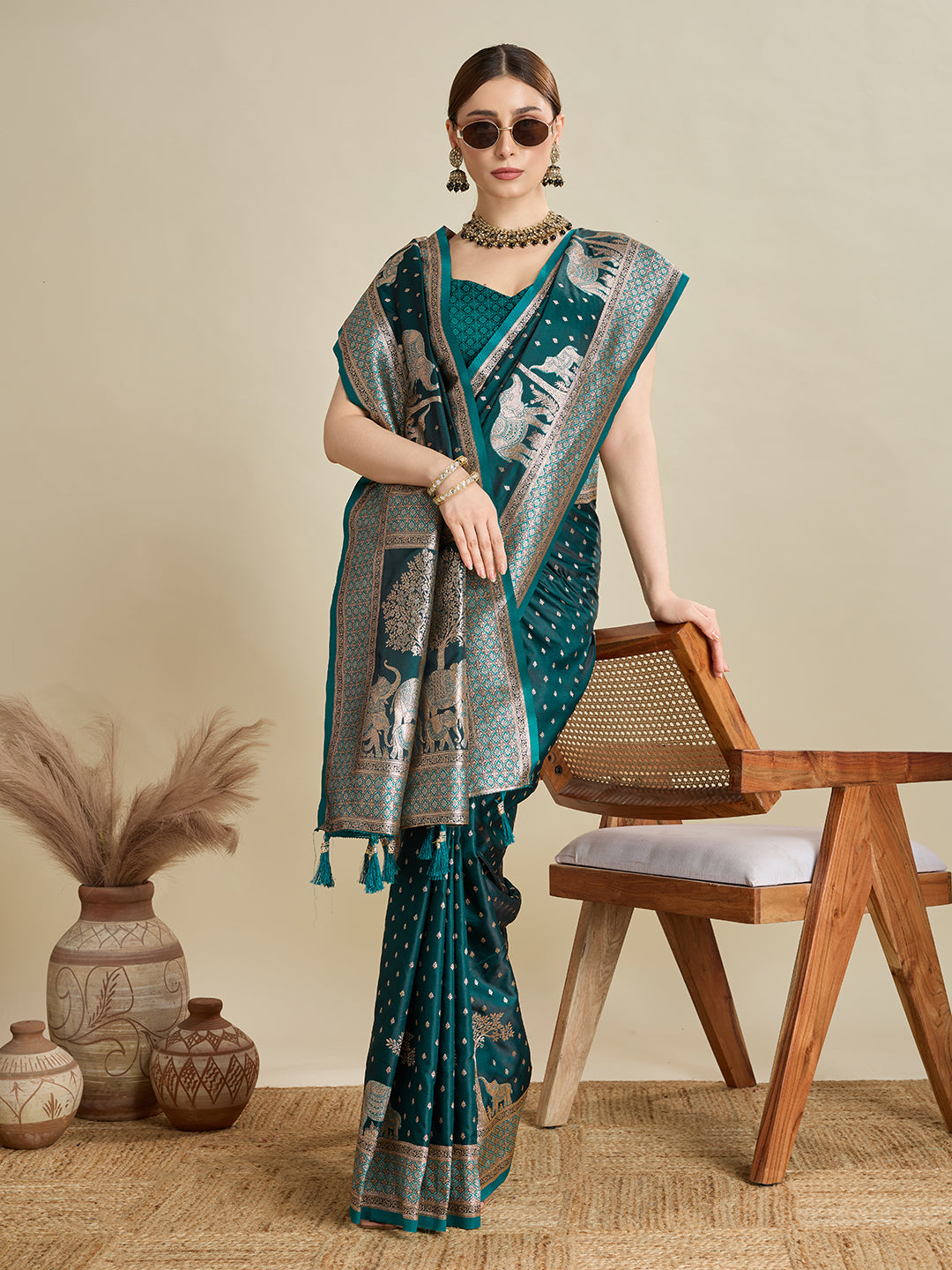 Vedant Vastram Soft Litchi SIlk Banarasi Silk Jacquard Saree - Rama - Dista