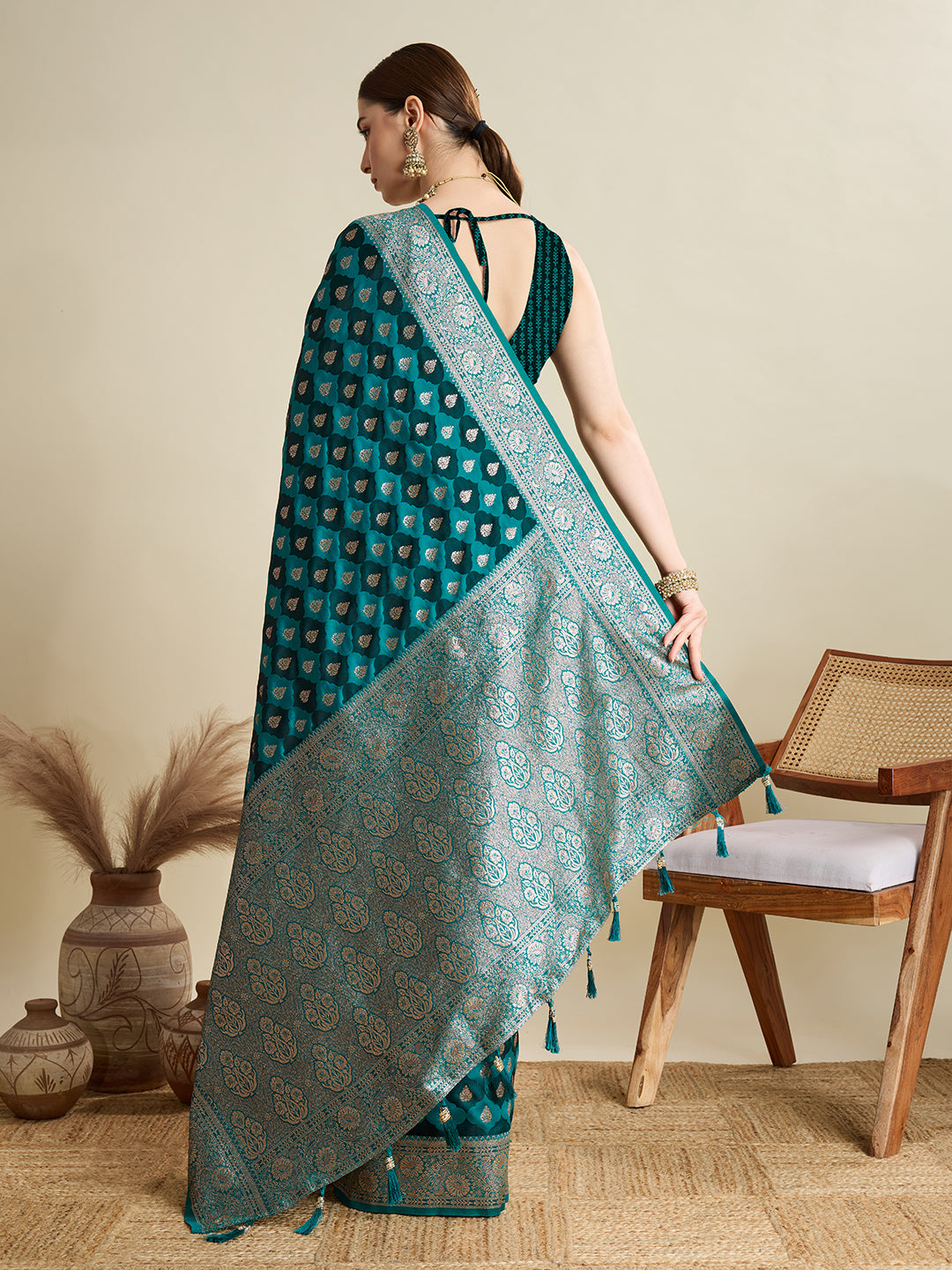 Vedant Vastram Soft Litchi SIlk Banarasi Silk Jacquard Saree - Firozi - Dista