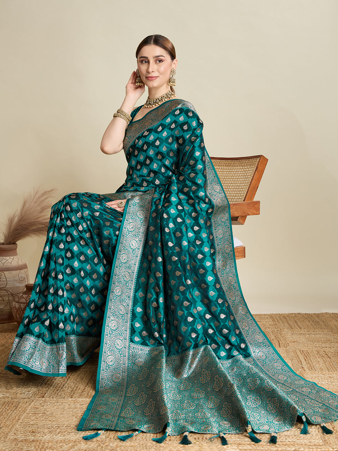 Vedant Vastram Soft Litchi SIlk Banarasi Silk Jacquard Saree - Firozi - Dista
