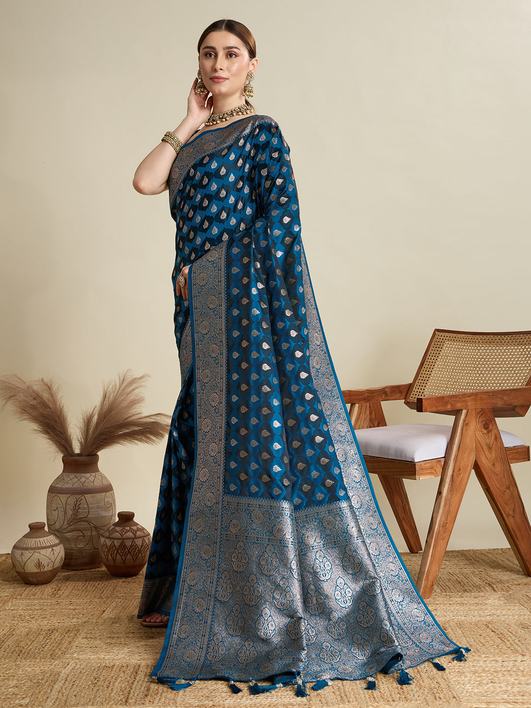 Vedant Vastram Soft Litchi SIlk Banarasi Silk Jacquard Saree - Rama - Dista
