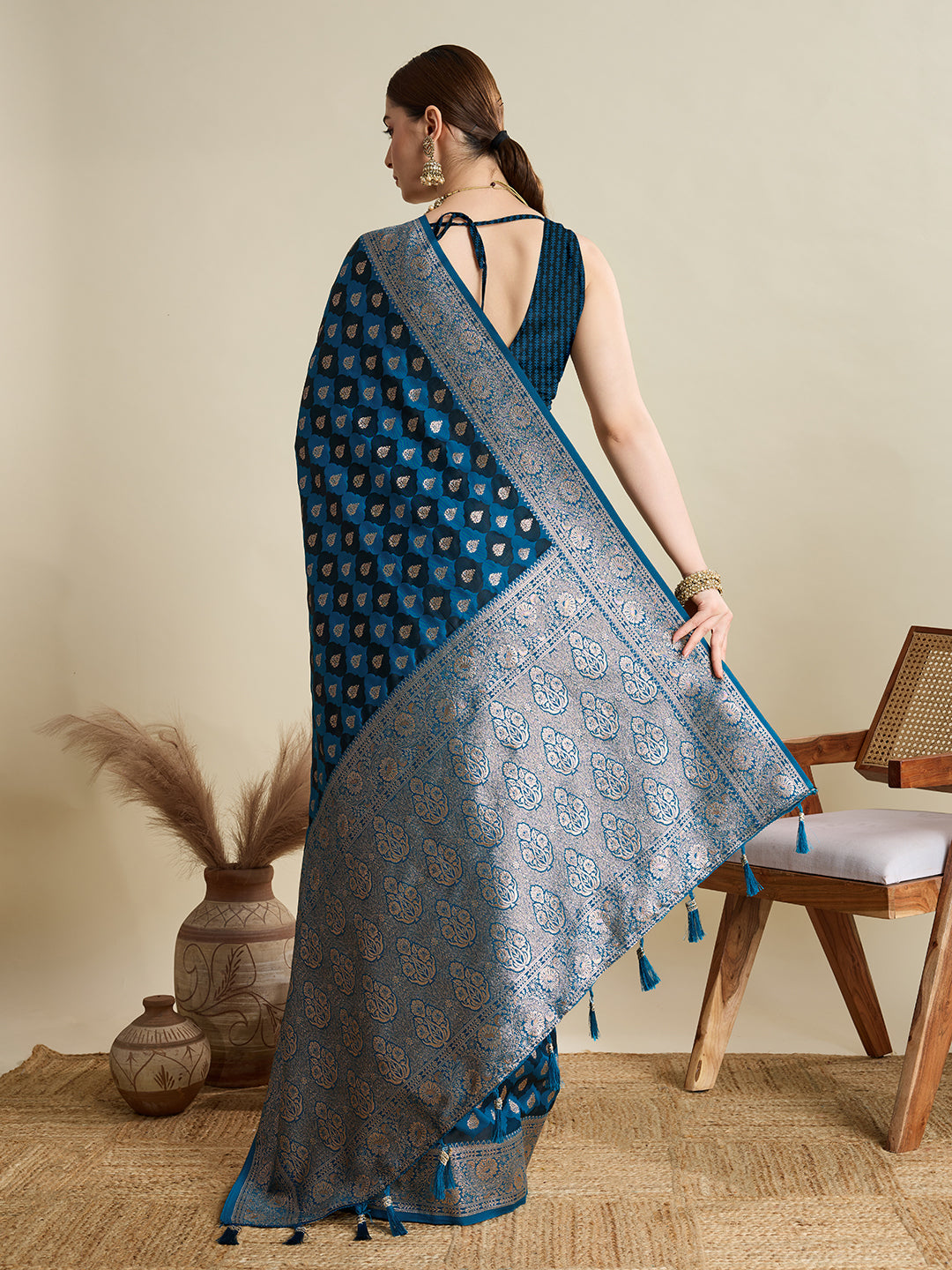 Vedant Vastram Soft Litchi SIlk Banarasi Silk Jacquard Saree - Rama - Dista