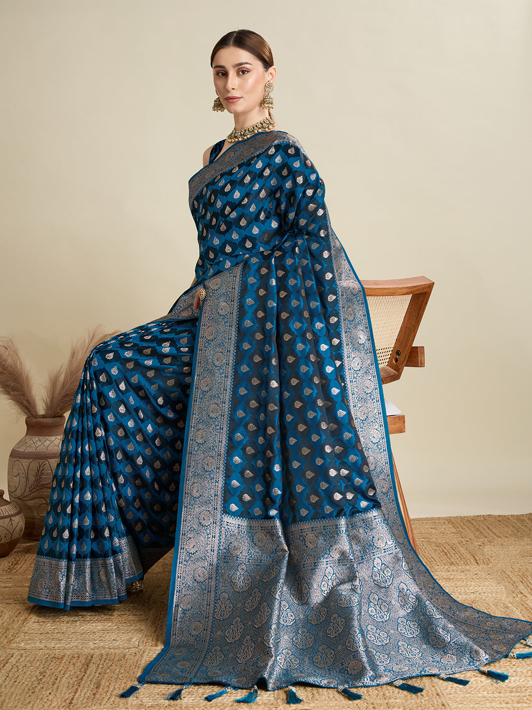 Vedant Vastram Soft Litchi SIlk Banarasi Silk Jacquard Saree - Rama - Dista