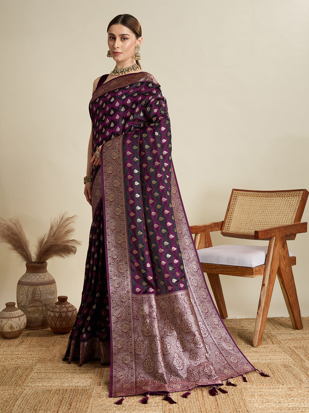 Vedant Vastram Soft Litchi SIlk Banarasi Silk Jacquard Saree - Wine - Dista