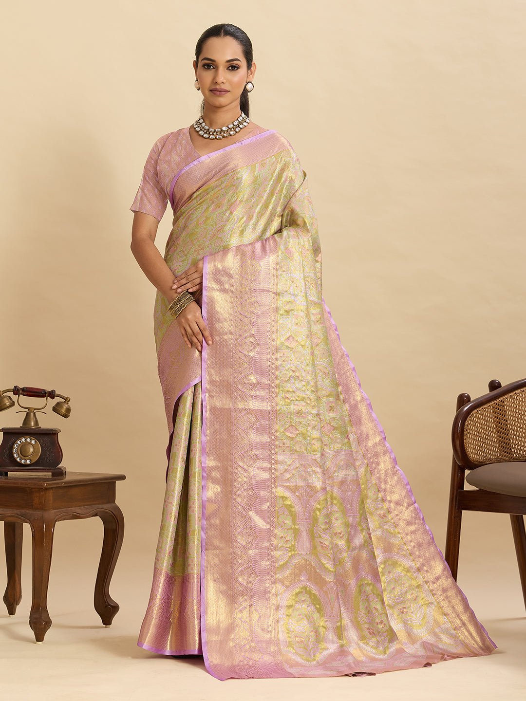 Vedant Vastram Soft Litchi Silk Banarasi Silk Jacquard Saree - Pink - Dista