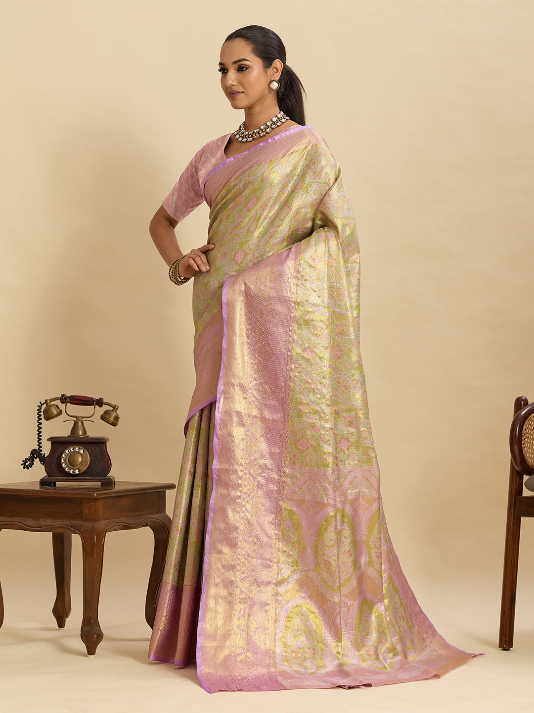 Vedant Vastram Soft Litchi Silk Banarasi Silk Jacquard Saree - Pink - Dista