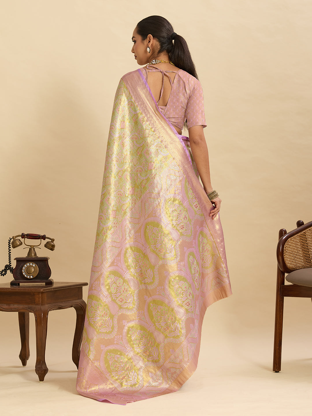 Vedant Vastram Soft Litchi Silk Banarasi Silk Jacquard Saree - Pink - Dista