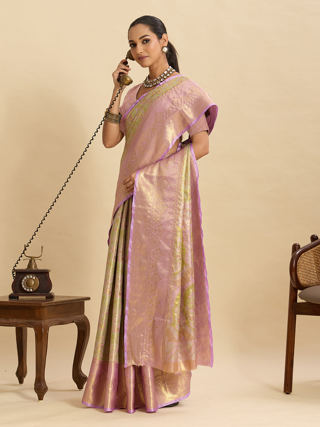 Vedant Vastram Soft Litchi Silk Banarasi Silk Jacquard Saree - Pink - Dista