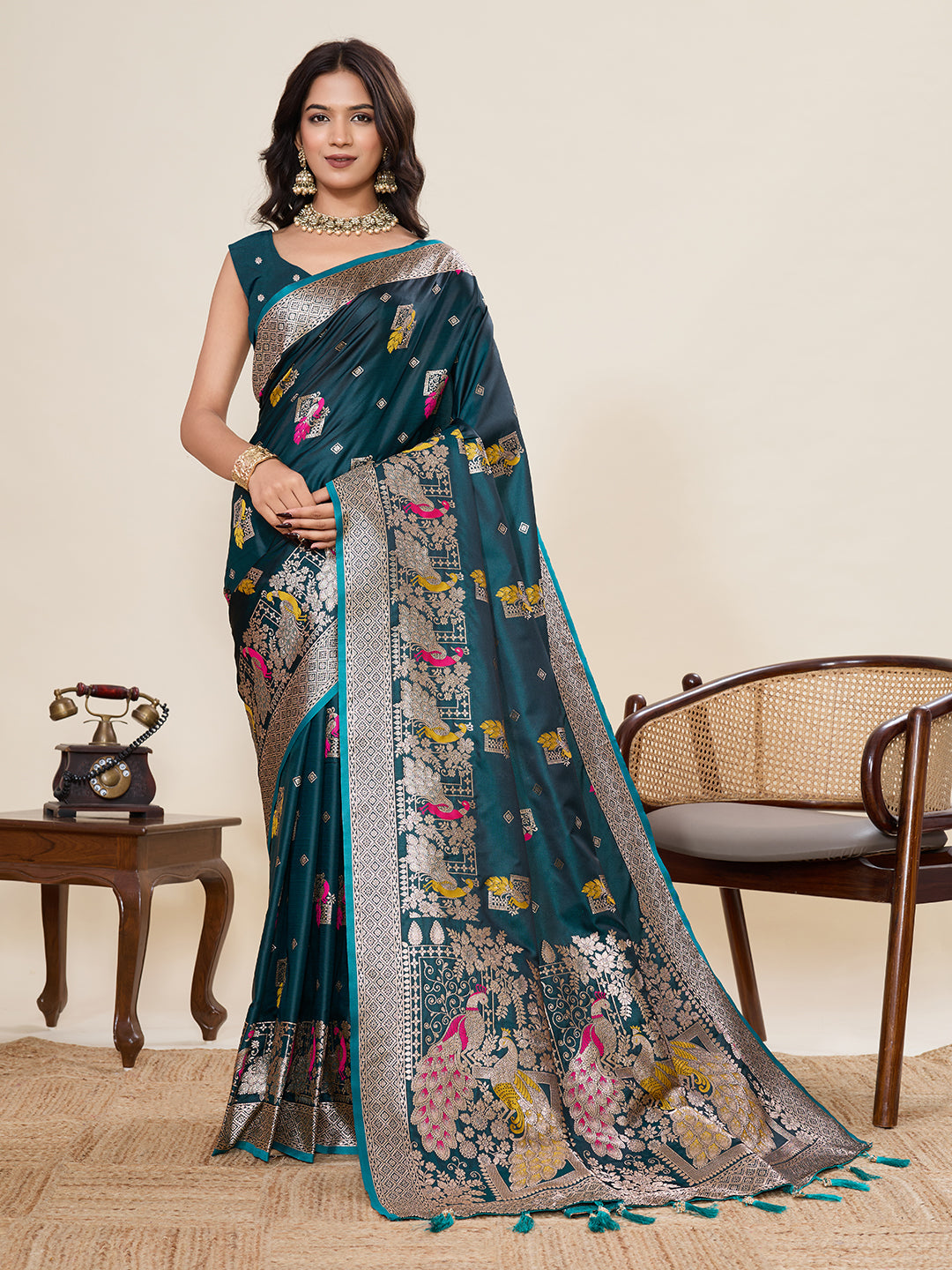 Vedant Vastram Soft Litchi Silk Banarasi Silk Jacquard Saree - Firozi - Dista