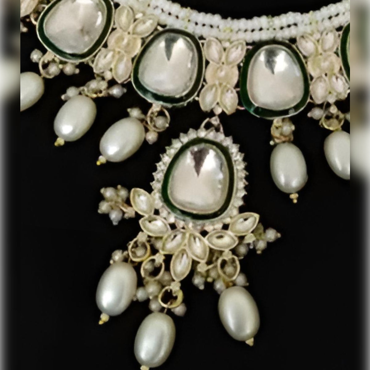 Jewel City Exquisite Pearl and Emerald Necklace Set