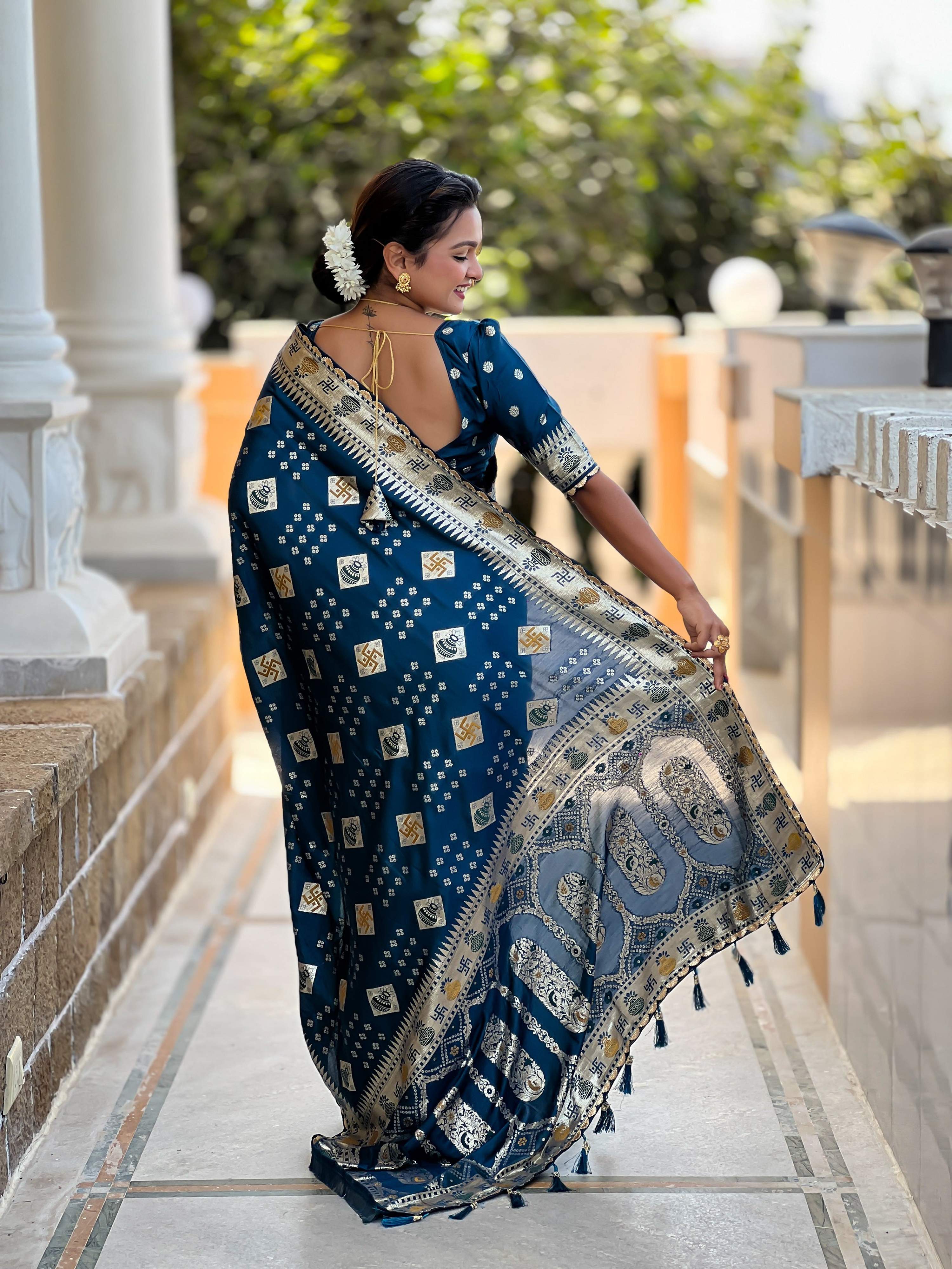 Vedant Vastram Soft Dola Silk Fancy Jacquard Bollywood Saree - Morpich - Dista