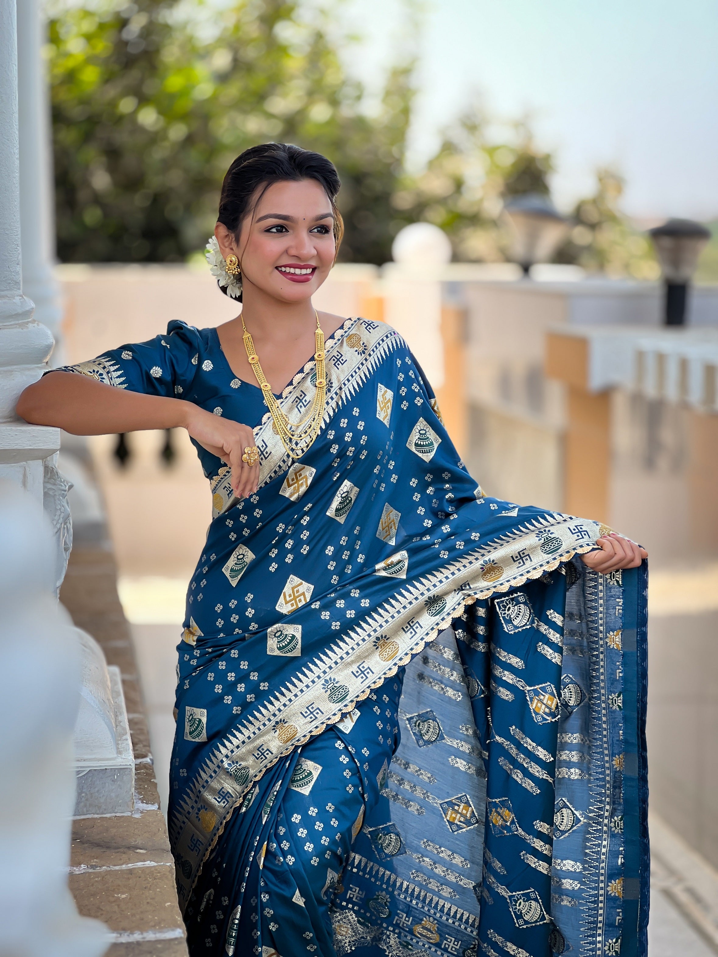 Vedant Vastram Soft Dola Silk Fancy Jacquard Bollywood Saree - Morpich - Dista