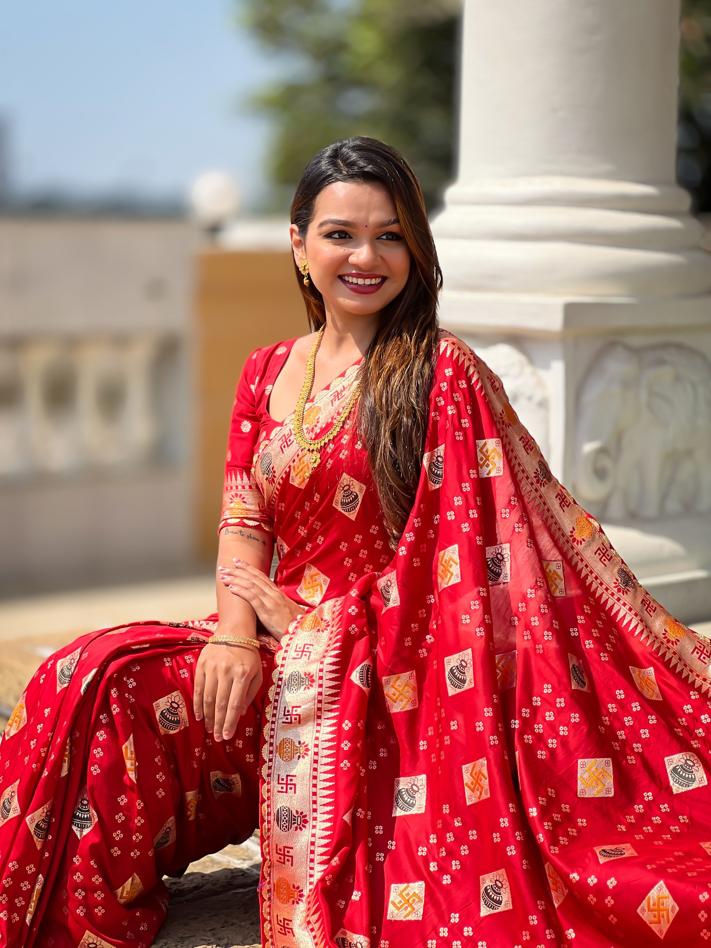 Vedant Vastram Soft Dola Silk Fancy Jacquard Bollywood Saree - Red - Dista