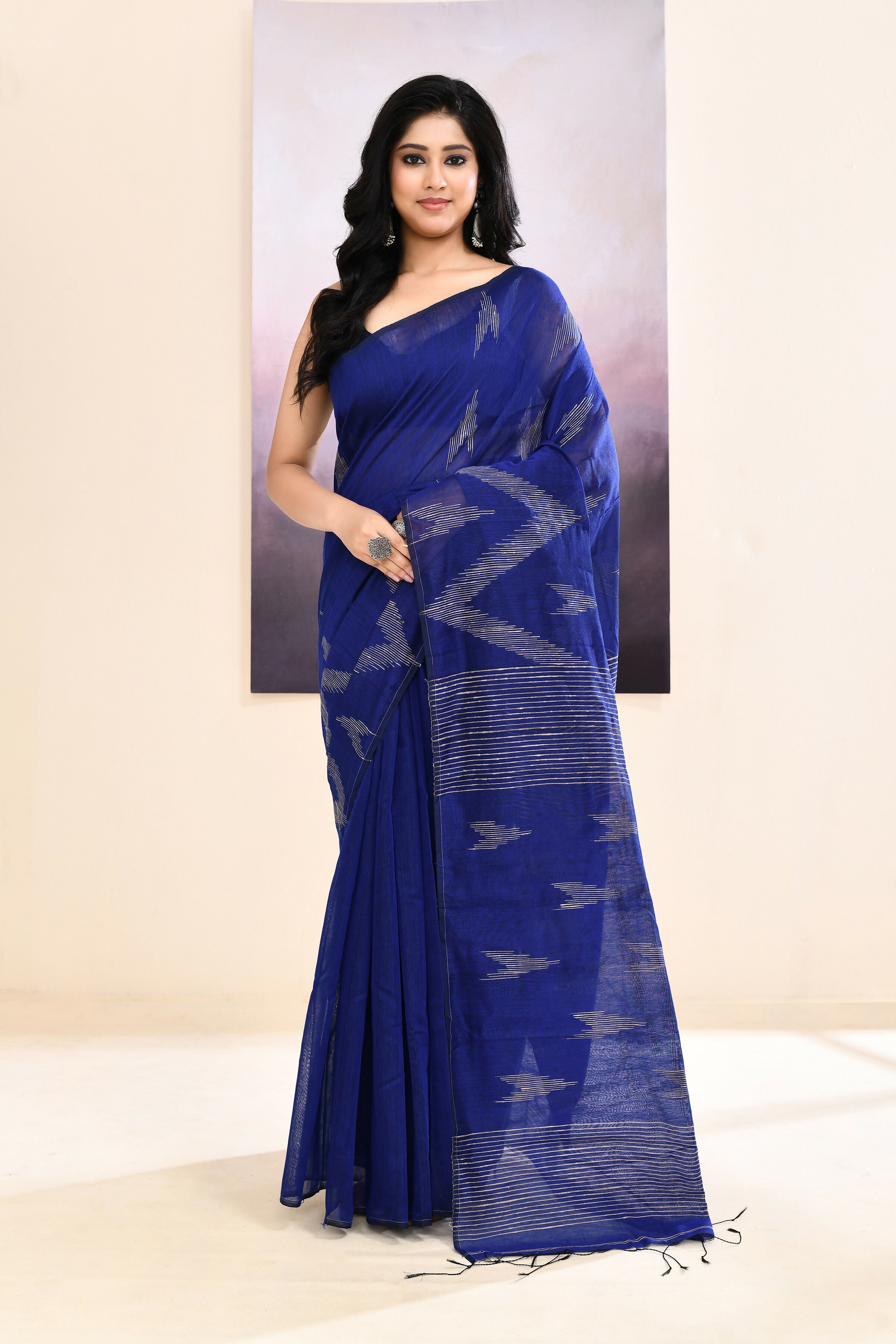 Piyari Fashion Women's Blue Embellished Cotton Blend Jamdani Saree - Dista
