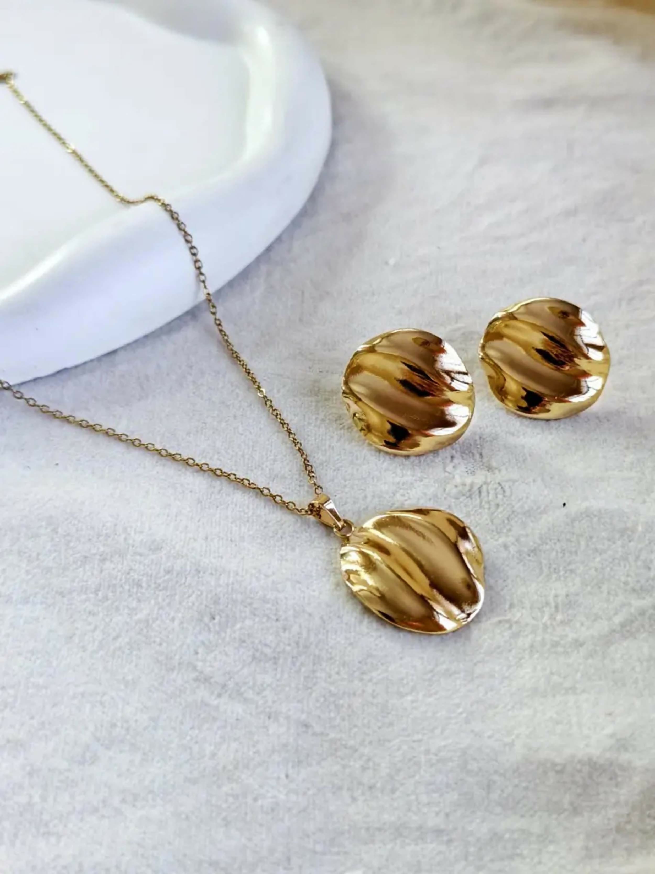 Joban Fashion Women Gold Hook Earrings